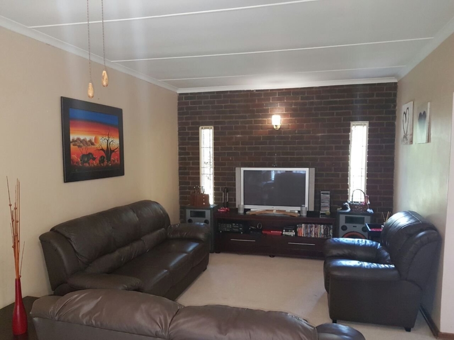 To Let 4 Bedroom Property for Rent in Panorama Free State